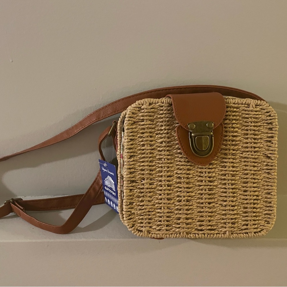 NWT Women’s  Straw Bag Crossbody